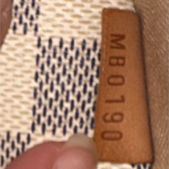 Louis Vuitton Damier Azur Totally MM Tote Bag - Picture 16 of 16